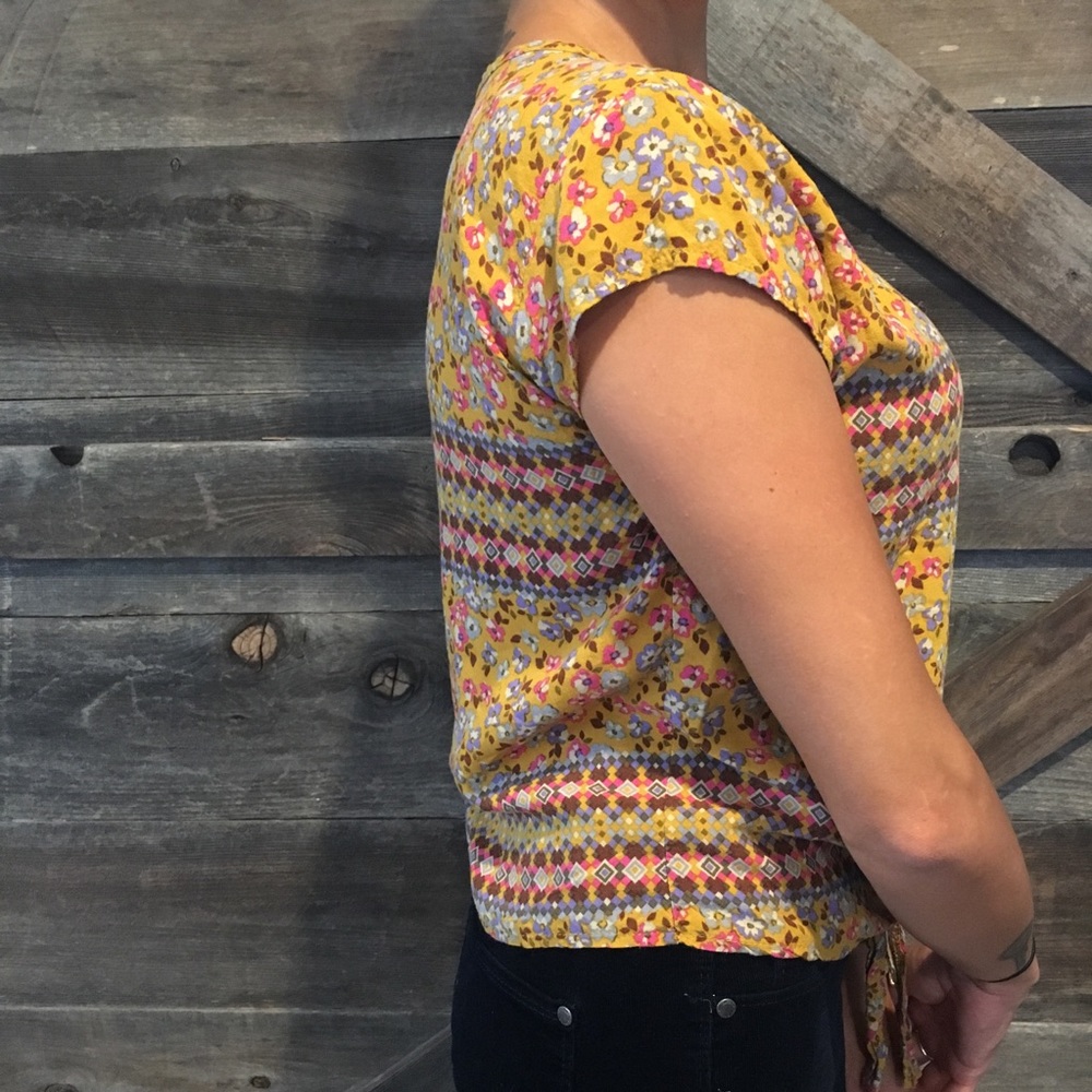 Mission tie-front floral print top - Picture 2 of 7